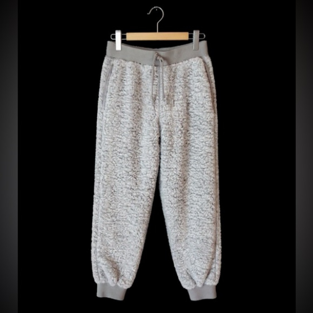 New with tags, PINK sherpa sweatpants